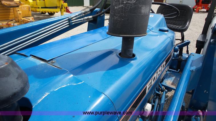 image for item DA8804 Ford 2810 tractor