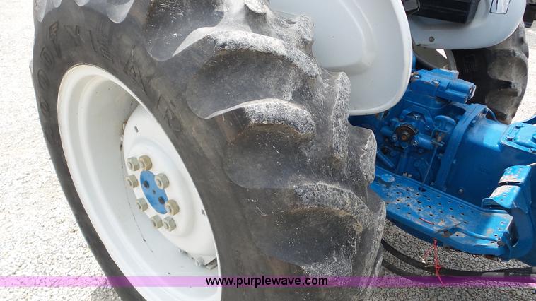 image for item DA8804 Ford 2810 tractor