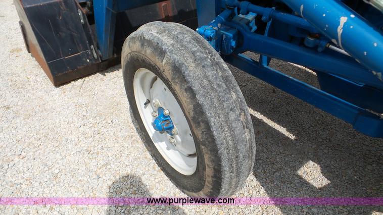 image for item DA8804 Ford 2810 tractor