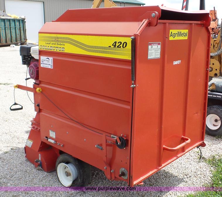image for item DA8809 Agrimetal 4420 leaf and debris collector