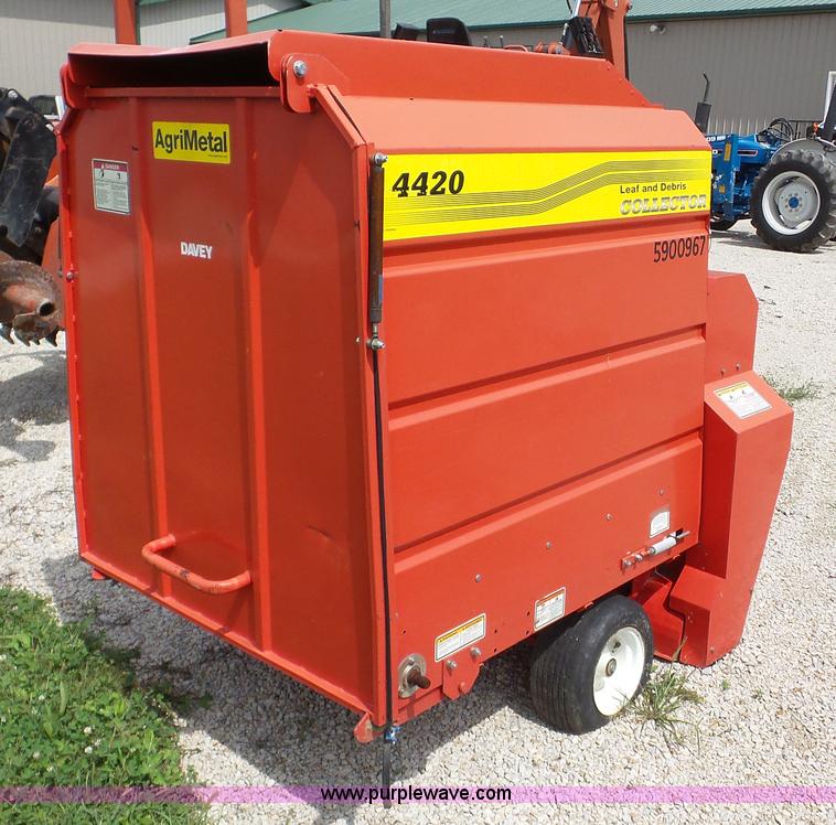 image for item DA8809 Agrimetal 4420 leaf and debris collector