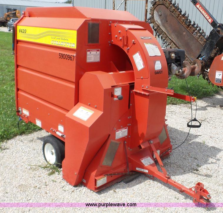 image for item DA8809 Agrimetal 4420 leaf and debris collector