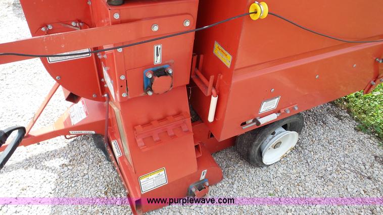 image for item DA8809 Agrimetal 4420 leaf and debris collector