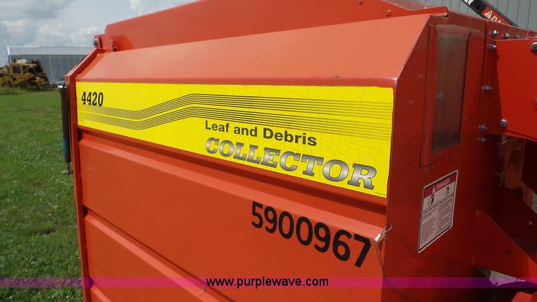 image for item DA8809 Agrimetal 4420 leaf and debris collector