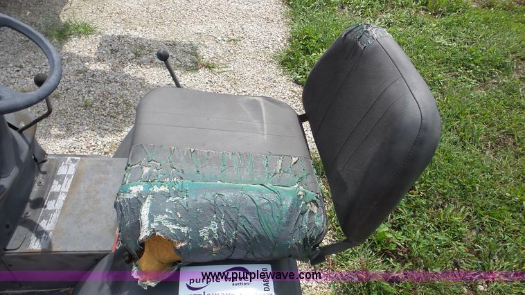 image for item DA8810 Poulan lawn mower