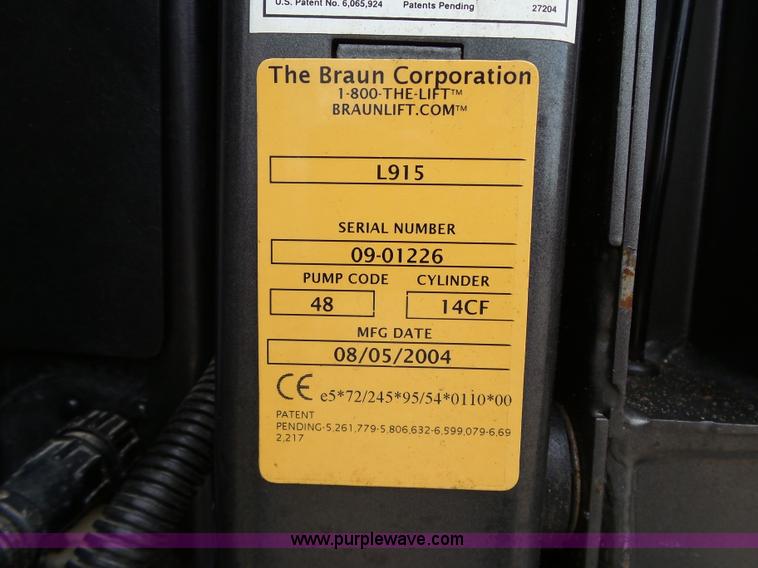 image for item DB4511 2005 Ford E450 Super Duty Girardin shuttle bus