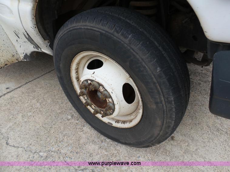 image for item DB4511 2005 Ford E450 Super Duty Girardin shuttle bus