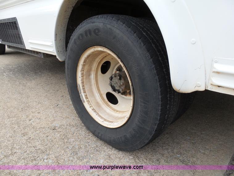 image for item DB4511 2005 Ford E450 Super Duty Girardin shuttle bus