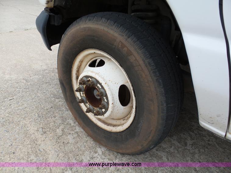 image for item DB4511 2005 Ford E450 Super Duty Girardin shuttle bus