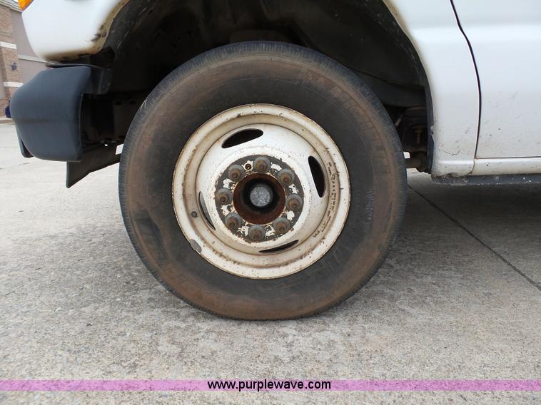 image for item DB4511 2005 Ford E450 Super Duty Girardin shuttle bus