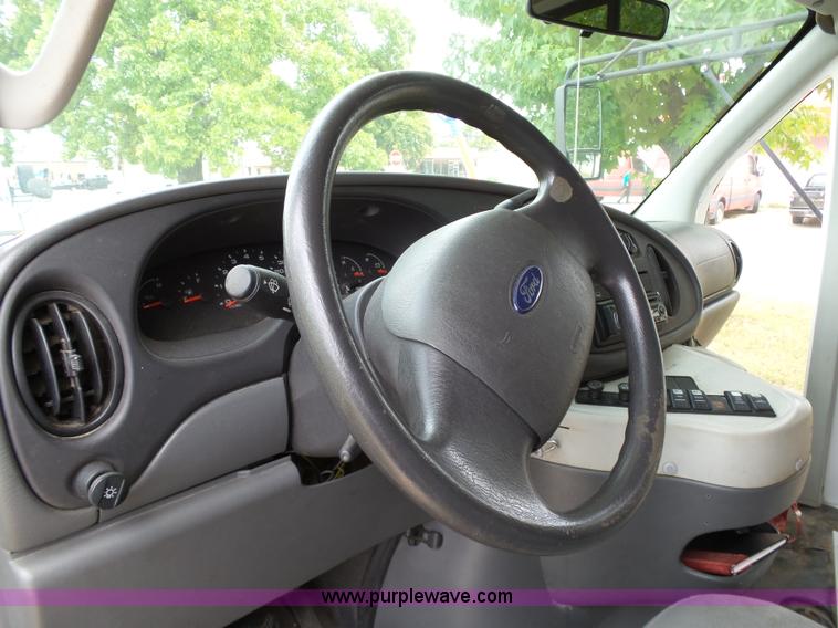 image for item DB4512 2006 Ford E450 Super Duty Girardin shuttle bus