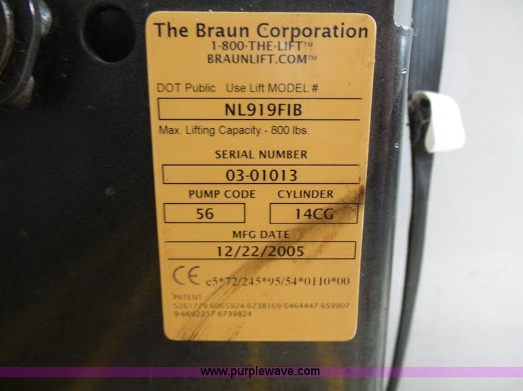 image for item DB4512 2006 Ford E450 Super Duty Girardin shuttle bus