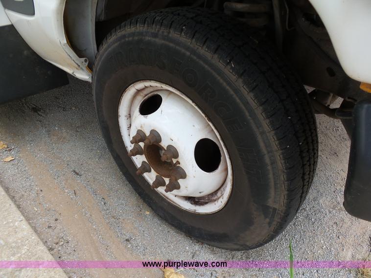 image for item DB4512 2006 Ford E450 Super Duty Girardin shuttle bus