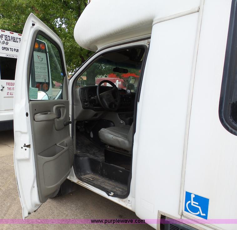 image for item DB4513 2001 Chevrolet Express 3500 Cargo Startrans shuttle bus