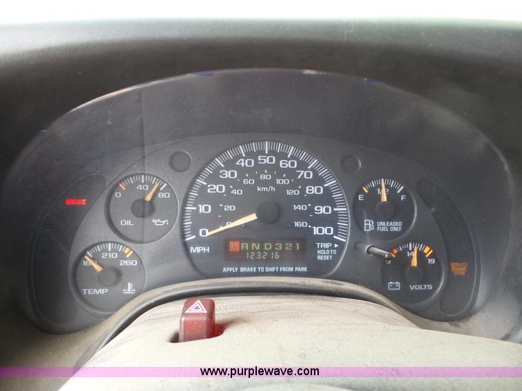 image for item DB4513 2001 Chevrolet Express 3500 Cargo Startrans shuttle bus