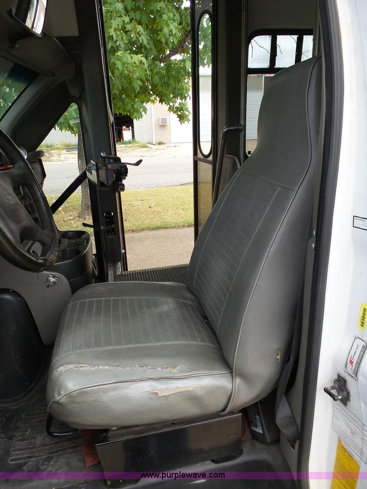 image for item DB4513 2001 Chevrolet Express 3500 Cargo Startrans shuttle bus