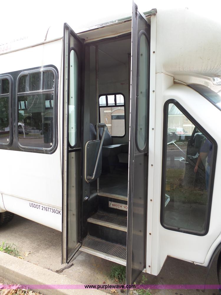 image for item DB4513 2001 Chevrolet Express 3500 Cargo Startrans shuttle bus