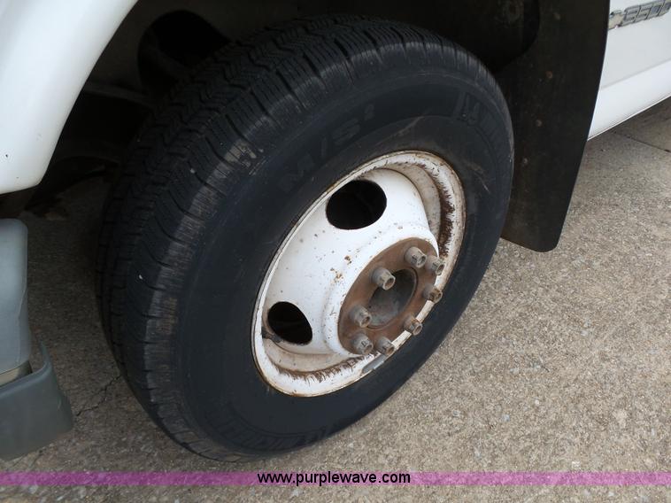 image for item DB4513 2001 Chevrolet Express 3500 Cargo Startrans shuttle bus