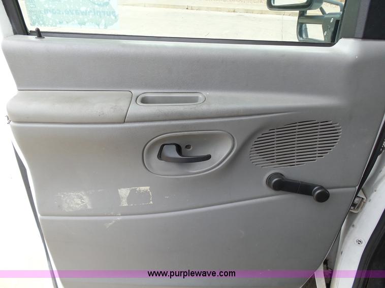 image for item DB4514 2006 Ford E450 Super Duty Girardin shuttle bus