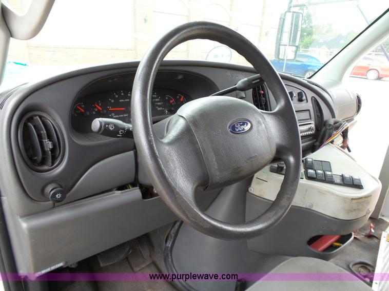 image for item DB4514 2006 Ford E450 Super Duty Girardin shuttle bus