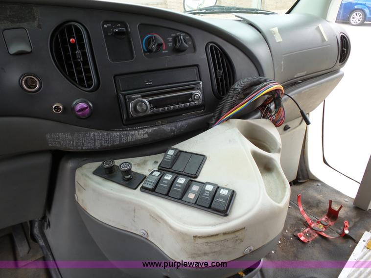 image for item DB4514 2006 Ford E450 Super Duty Girardin shuttle bus