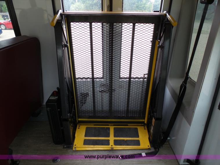 image for item DB4514 2006 Ford E450 Super Duty Girardin shuttle bus