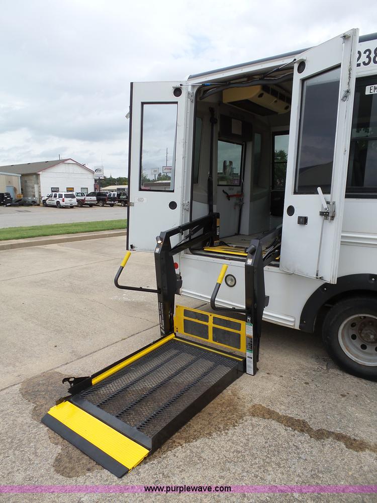 image for item DB4514 2006 Ford E450 Super Duty Girardin shuttle bus