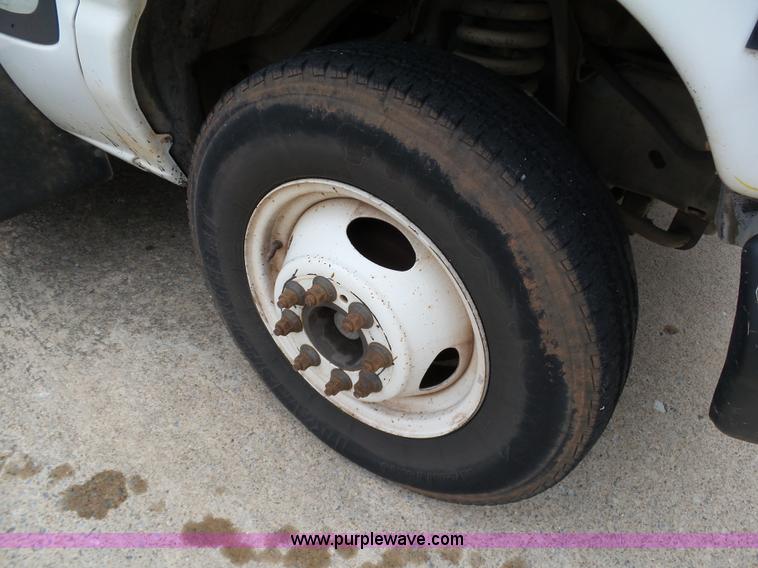 image for item DB4514 2006 Ford E450 Super Duty Girardin shuttle bus