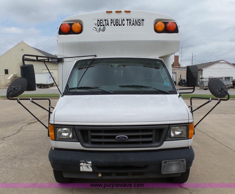 image for item DB4515 2005 Ford E450 Super Duty shuttle bus
