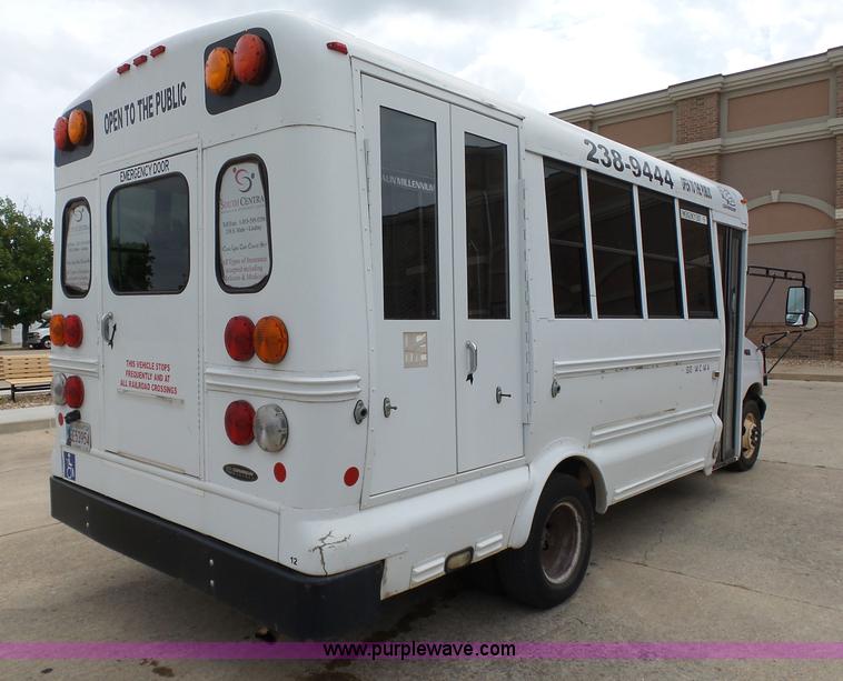 image for item DB4515 2005 Ford E450 Super Duty shuttle bus