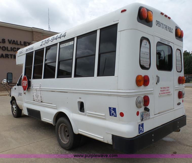 image for item DB4515 2005 Ford E450 Super Duty shuttle bus