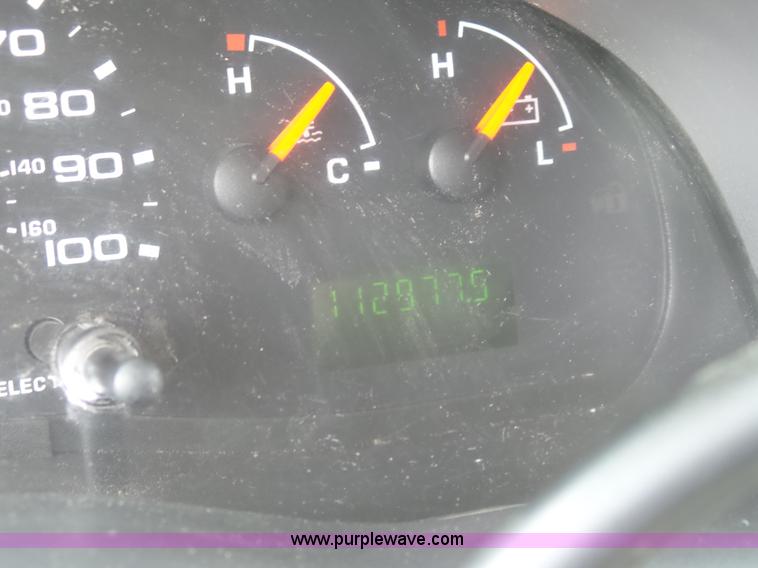 image for item DB4515 2005 Ford E450 Super Duty shuttle bus