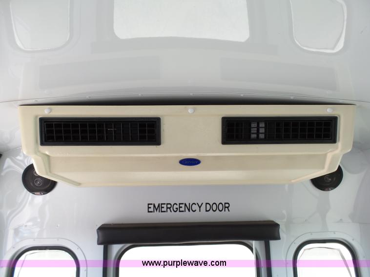 image for item DB4515 2005 Ford E450 Super Duty shuttle bus
