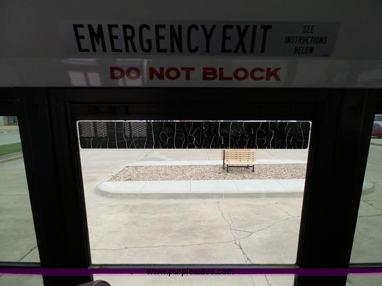 image for item DB4515 2005 Ford E450 Super Duty shuttle bus