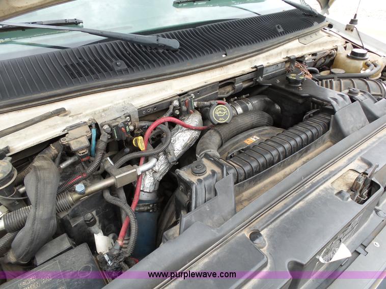 image for item DB4515 2005 Ford E450 Super Duty shuttle bus