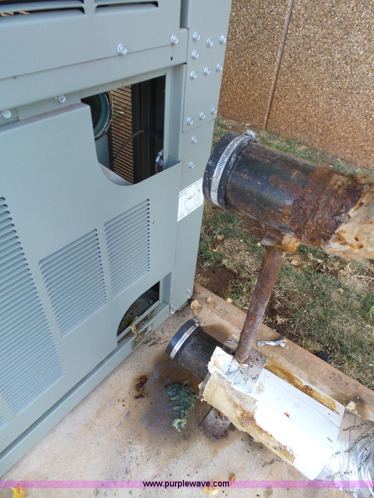 image for item DB4516 2012 Trane U12M33712 air-cooled scroll packaged chiller