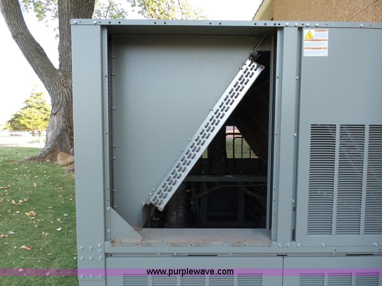 image for item DB4516 2012 Trane U12M33712 air-cooled scroll packaged chiller