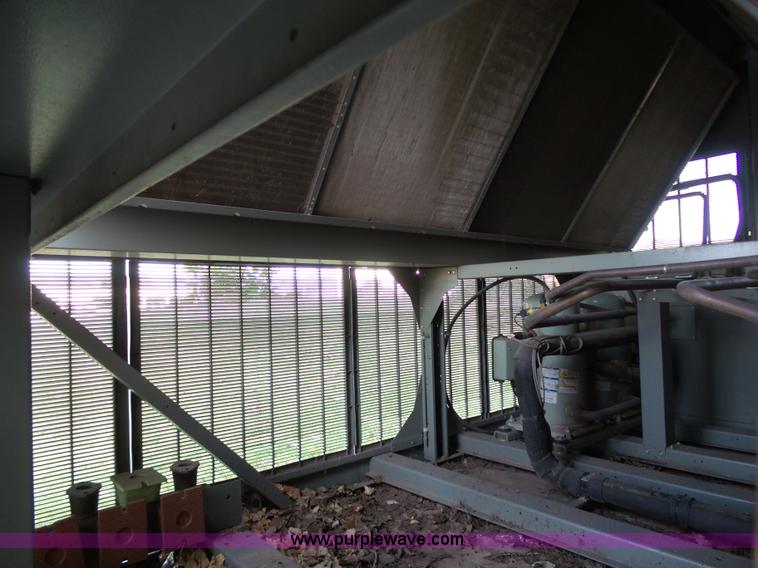 image for item DB4516 2012 Trane U12M33712 air-cooled scroll packaged chiller