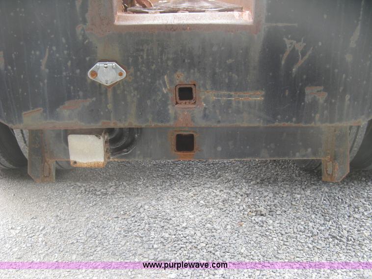 image for item J2755 1989 Ford F700F flatbed truck with crane