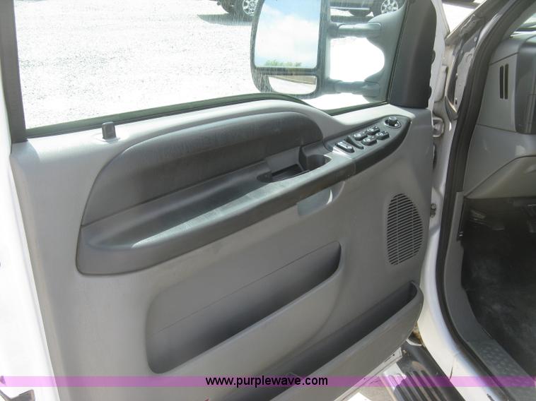 image for item J2756 2007 Ford F350 Super Duty XL Crew Cab pickup truck