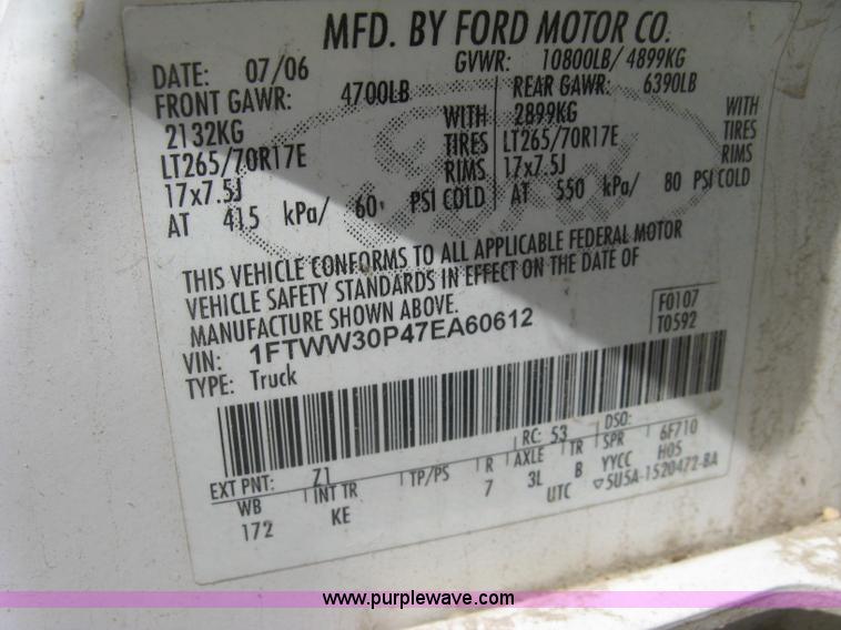 image for item J2756 2007 Ford F350 Super Duty XL Crew Cab pickup truck