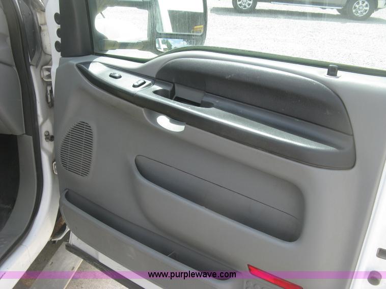 image for item J2756 2007 Ford F350 Super Duty XL Crew Cab pickup truck