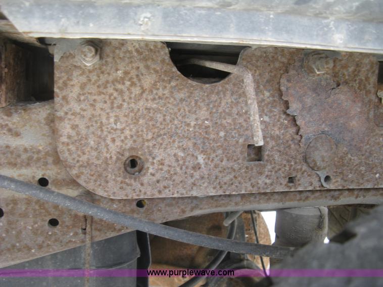 image for item J2756 2007 Ford F350 Super Duty XL Crew Cab pickup truck