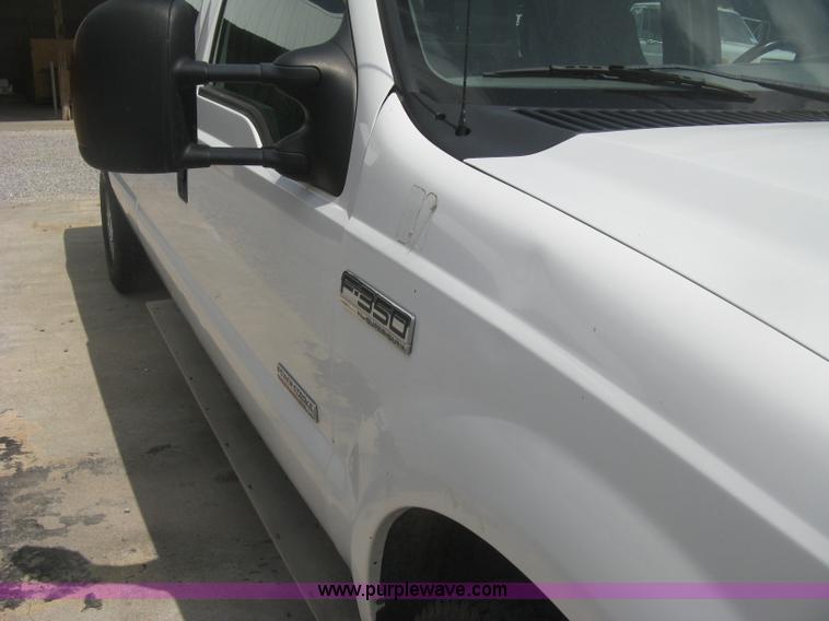 image for item J2756 2007 Ford F350 Super Duty XL Crew Cab pickup truck