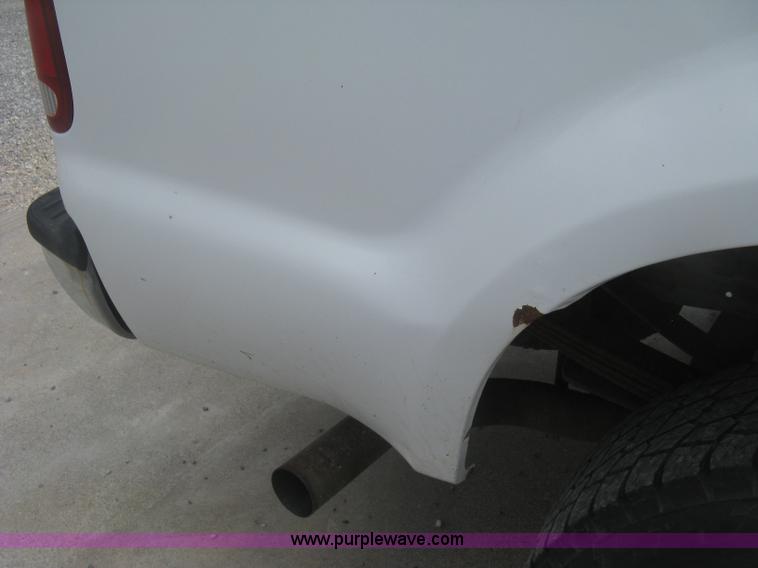 image for item J2756 2007 Ford F350 Super Duty XL Crew Cab pickup truck