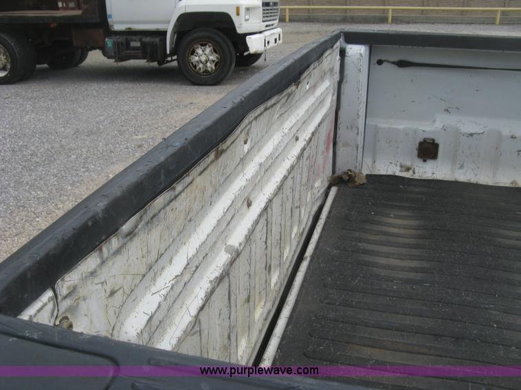 image for item J2756 2007 Ford F350 Super Duty XL Crew Cab pickup truck