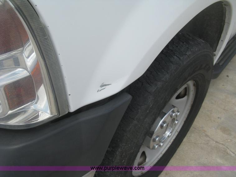 image for item J2756 2007 Ford F350 Super Duty XL Crew Cab pickup truck