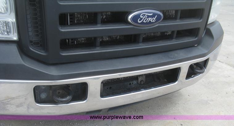 image for item J2756 2007 Ford F350 Super Duty XL Crew Cab pickup truck