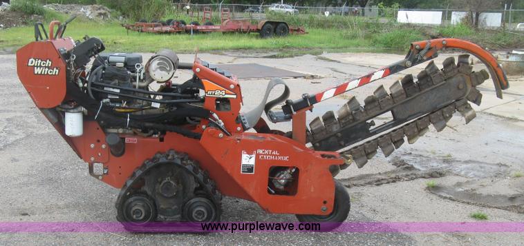 image for item J2757 2013 Ditch Witch RT24 trencher