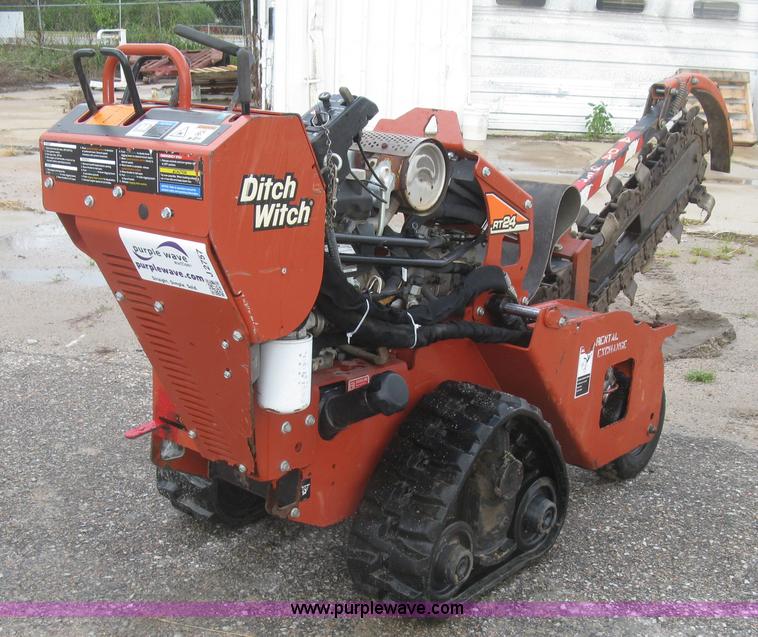 image for item J2757 2013 Ditch Witch RT24 trencher